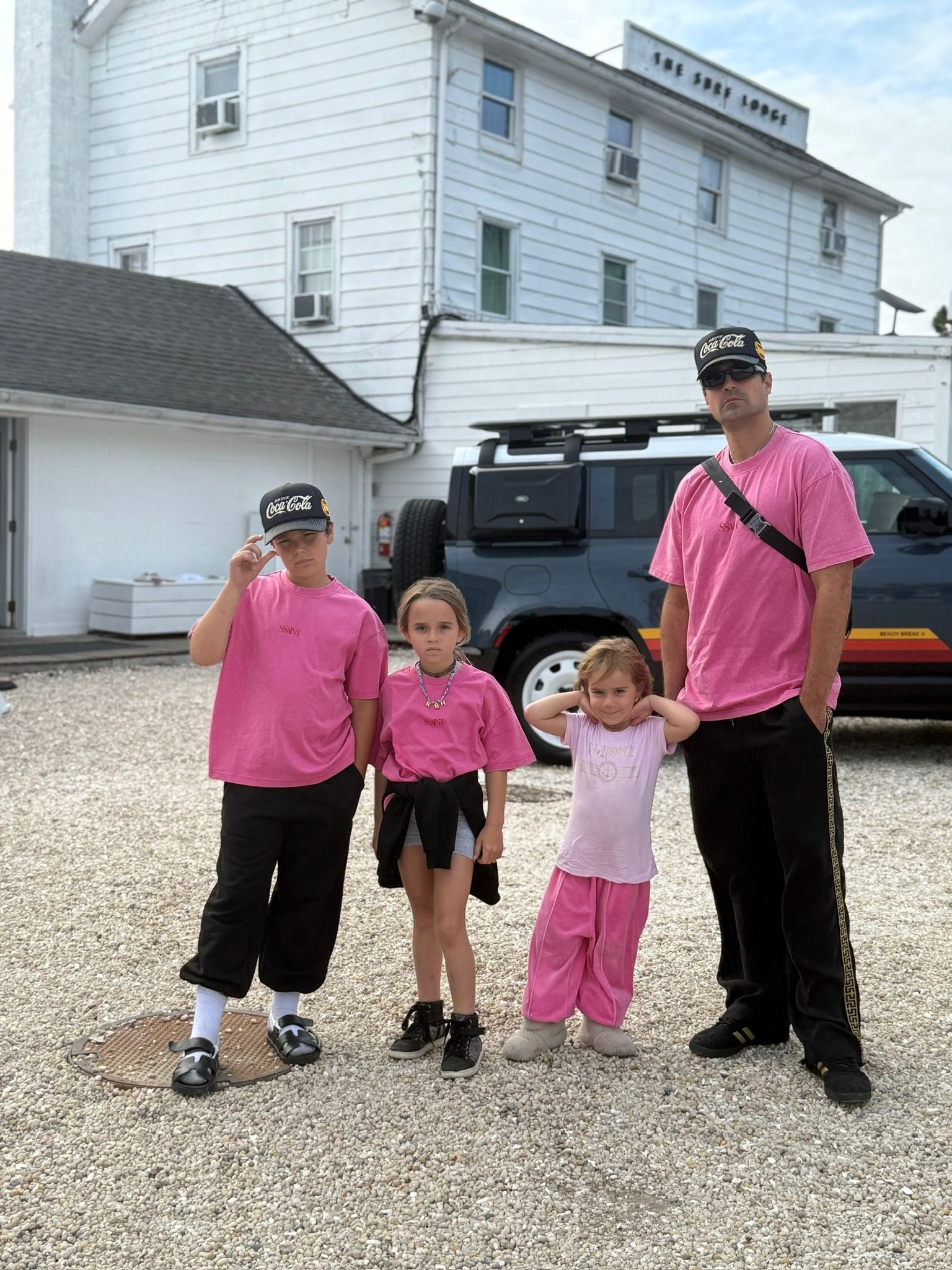 Kids No Vacancy Tee Pink