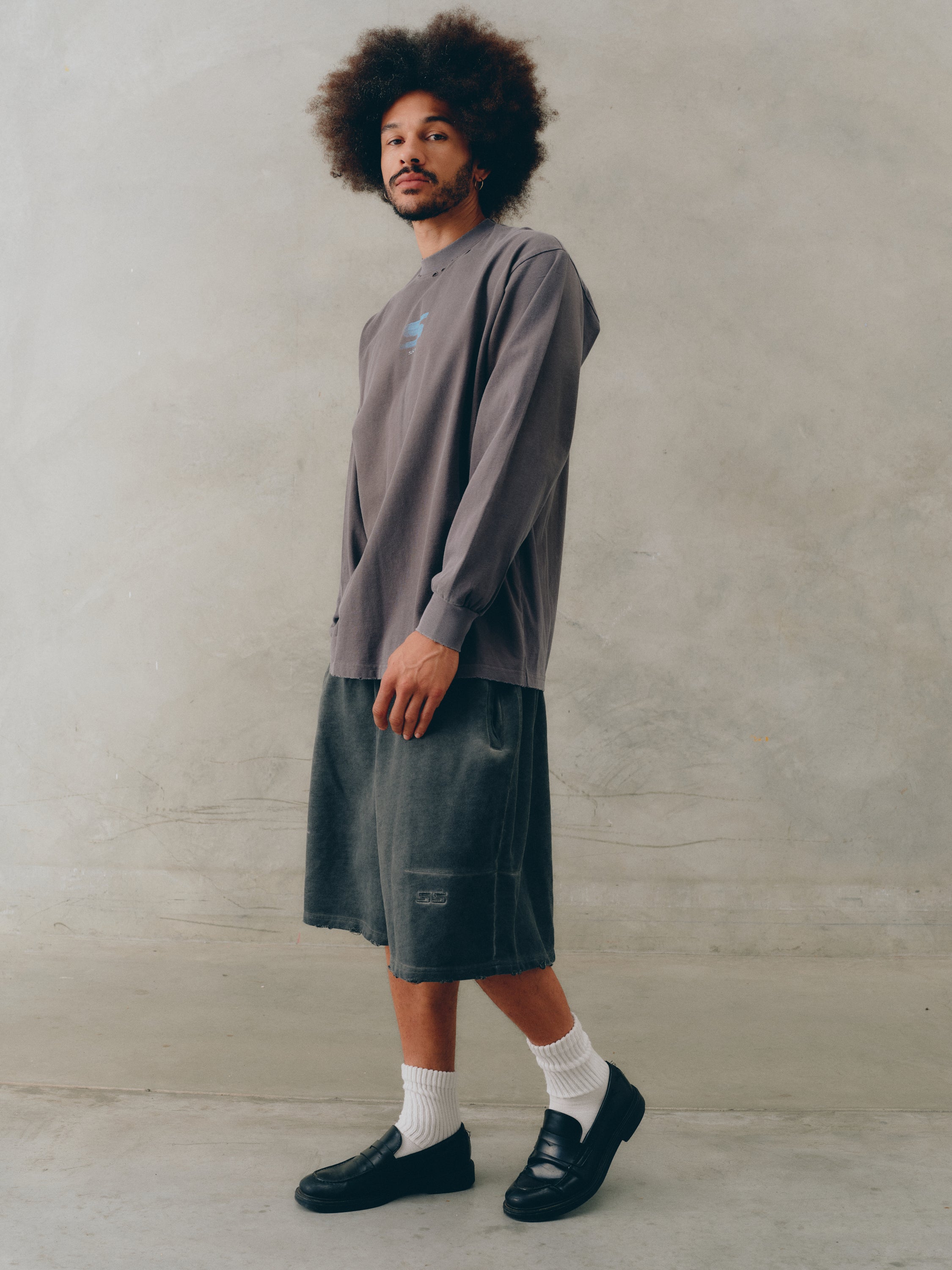 DISTRESSED LOUNGE SHORTS