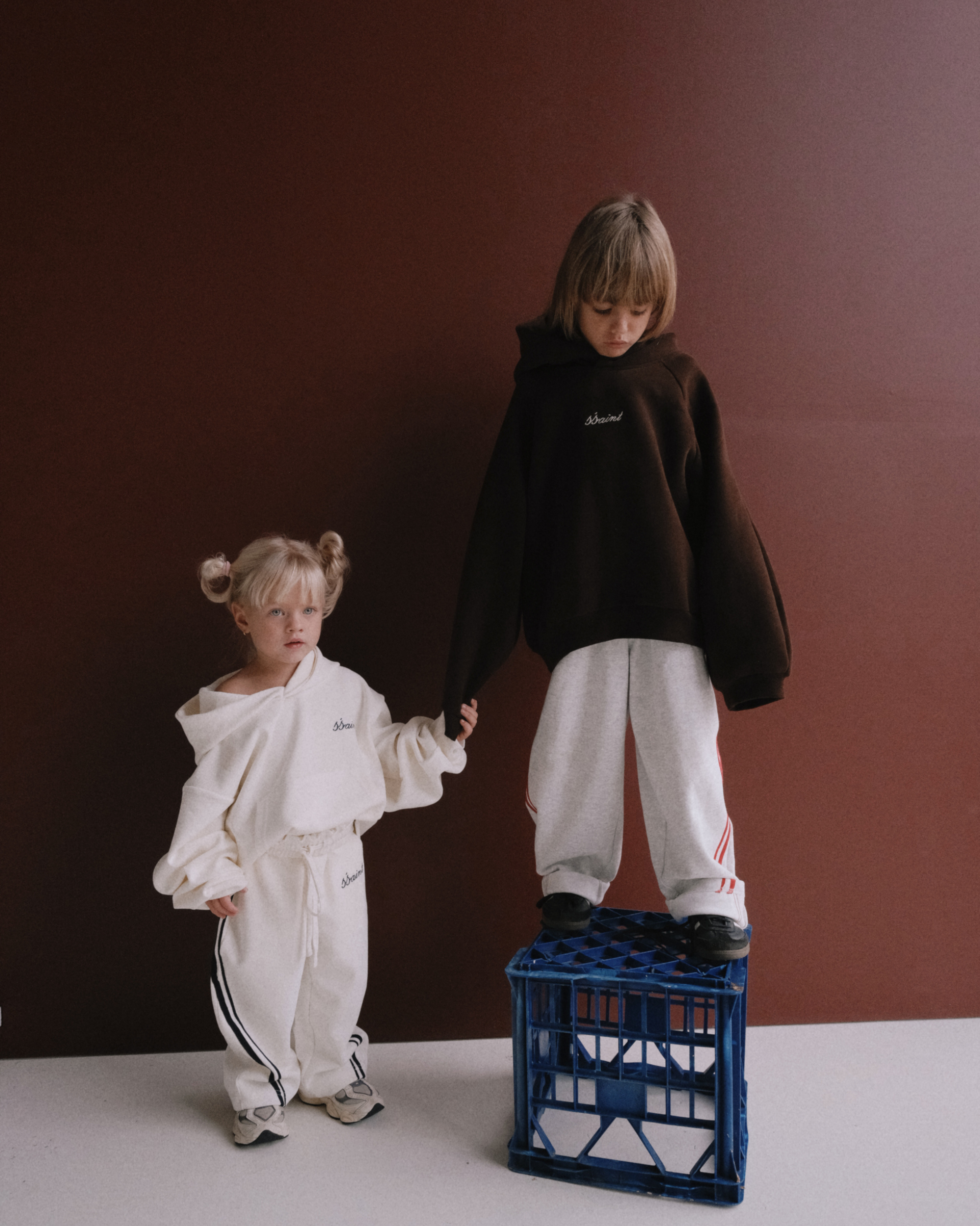 KIDS SŚAINT TONAL HOODIE - CHOCOLATE
