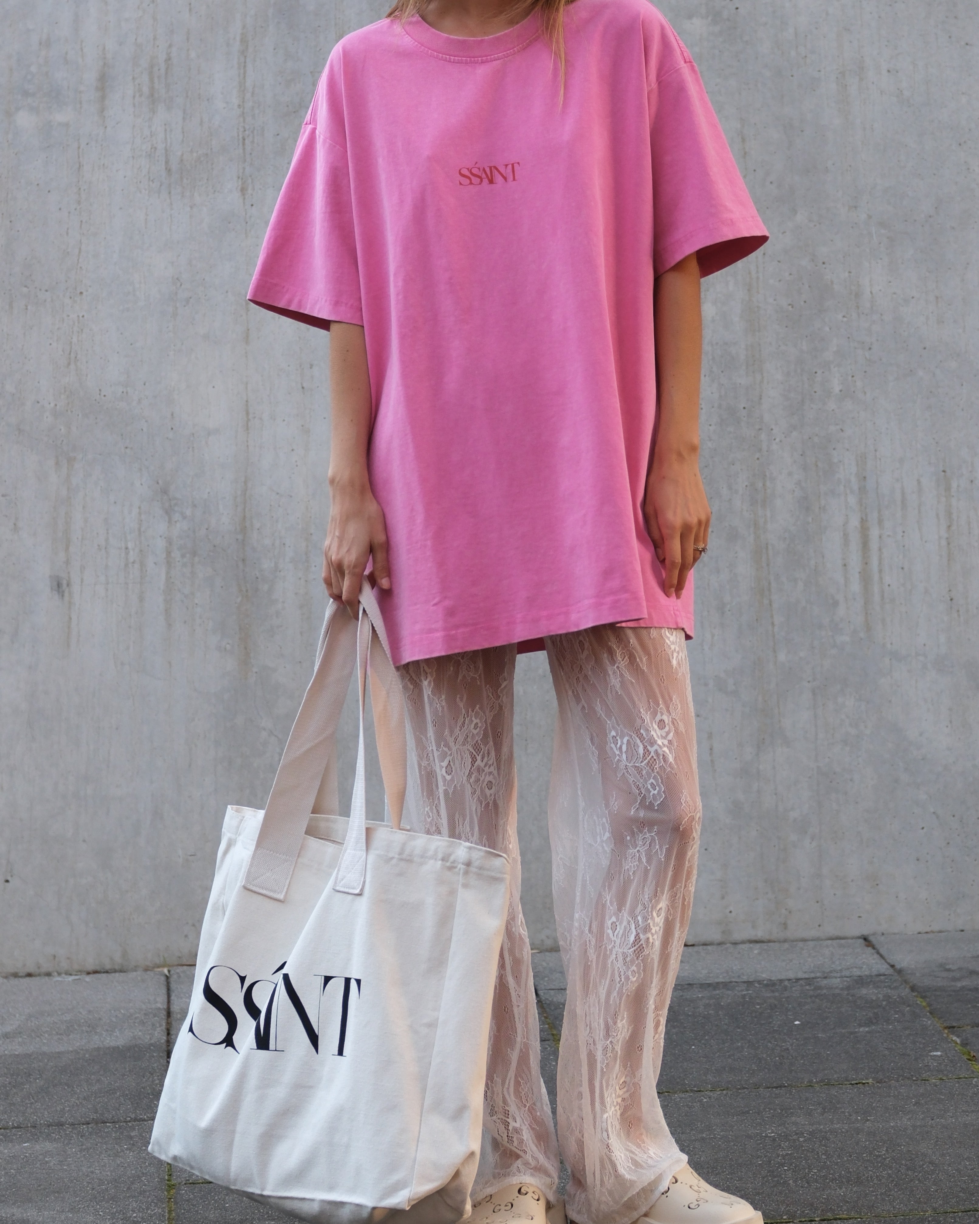 NO VACANCY TEE - DARK PINK ACID WASH