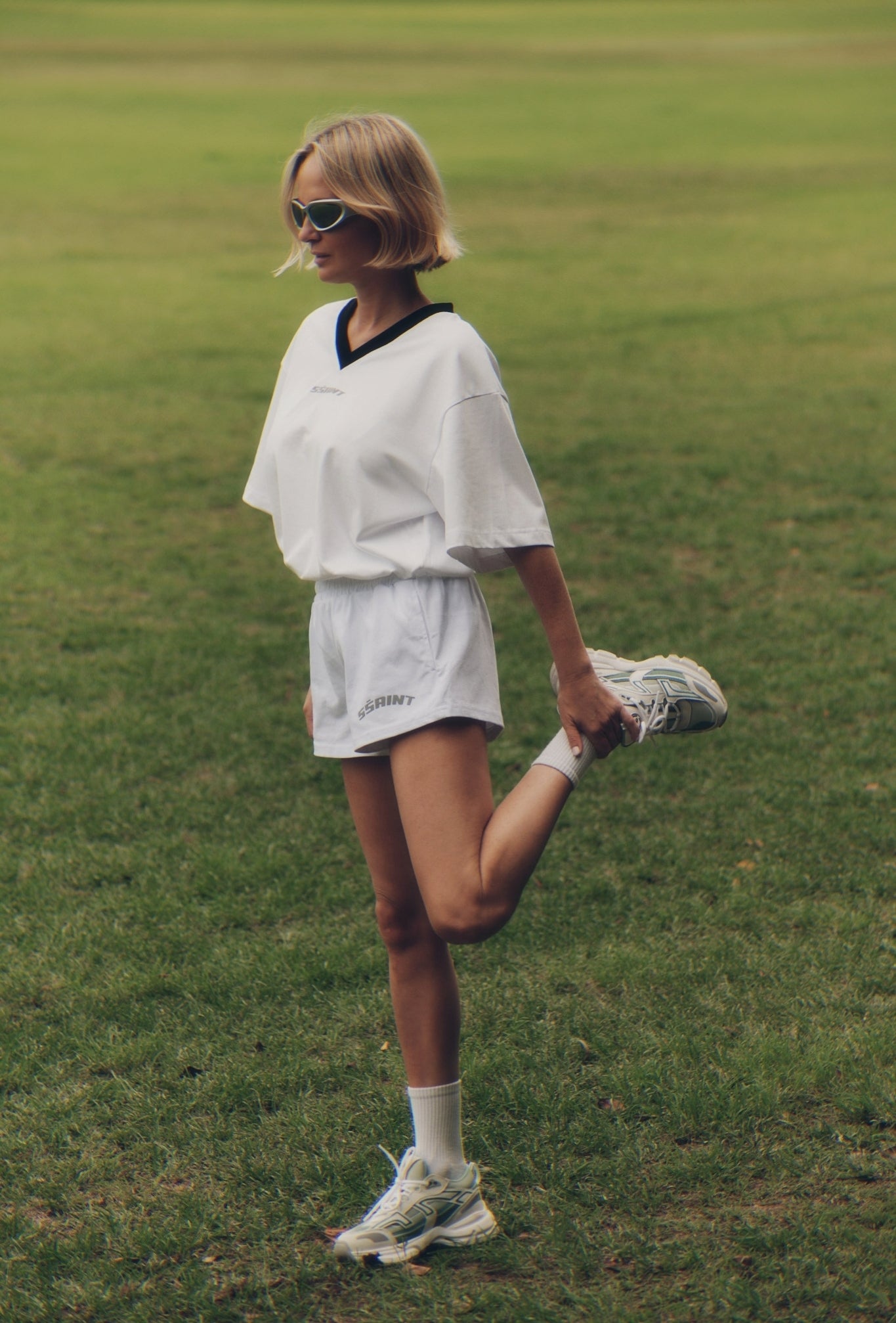 REFLECTIVE V NECK TEE - WHITE