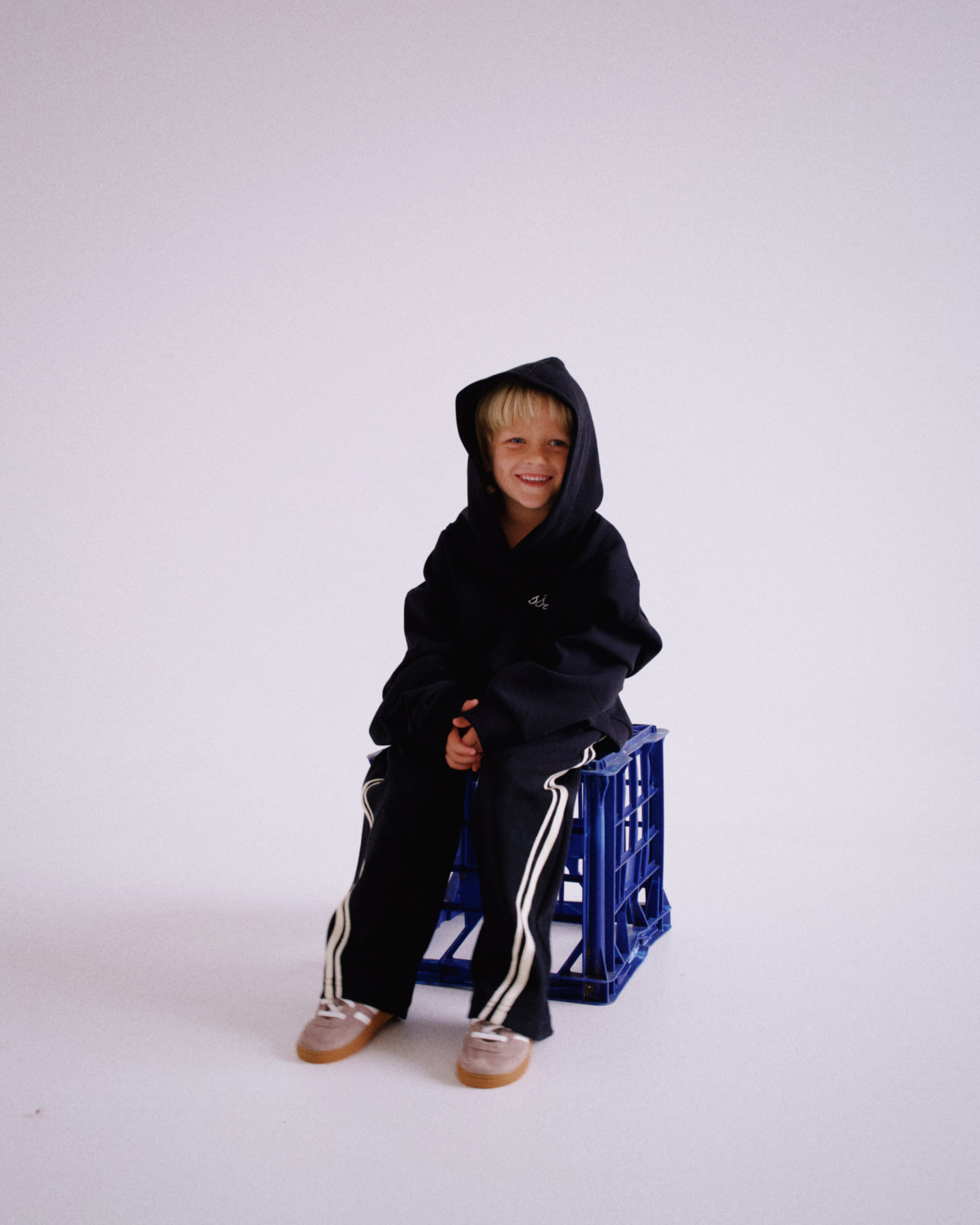 KIDS LOGO HOODIE - BLACK & BUTTER