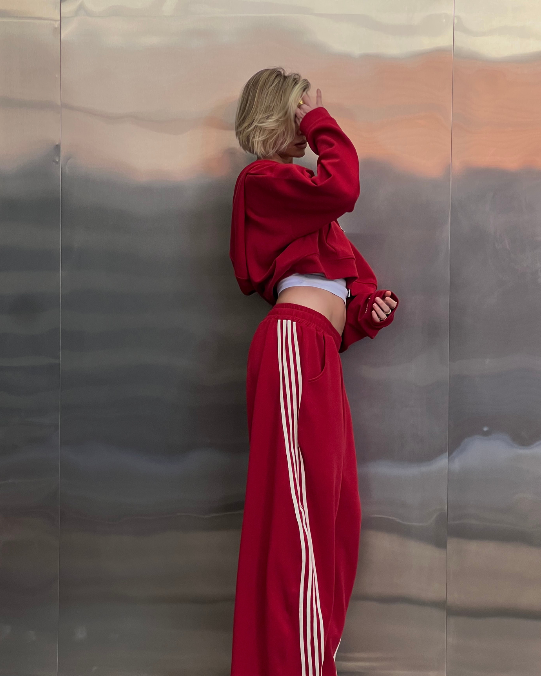 SŚAINT CROPPED HOODIE CHERRY