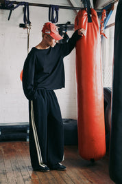 THE VICTORY LONG SLEEVE  - BLACK