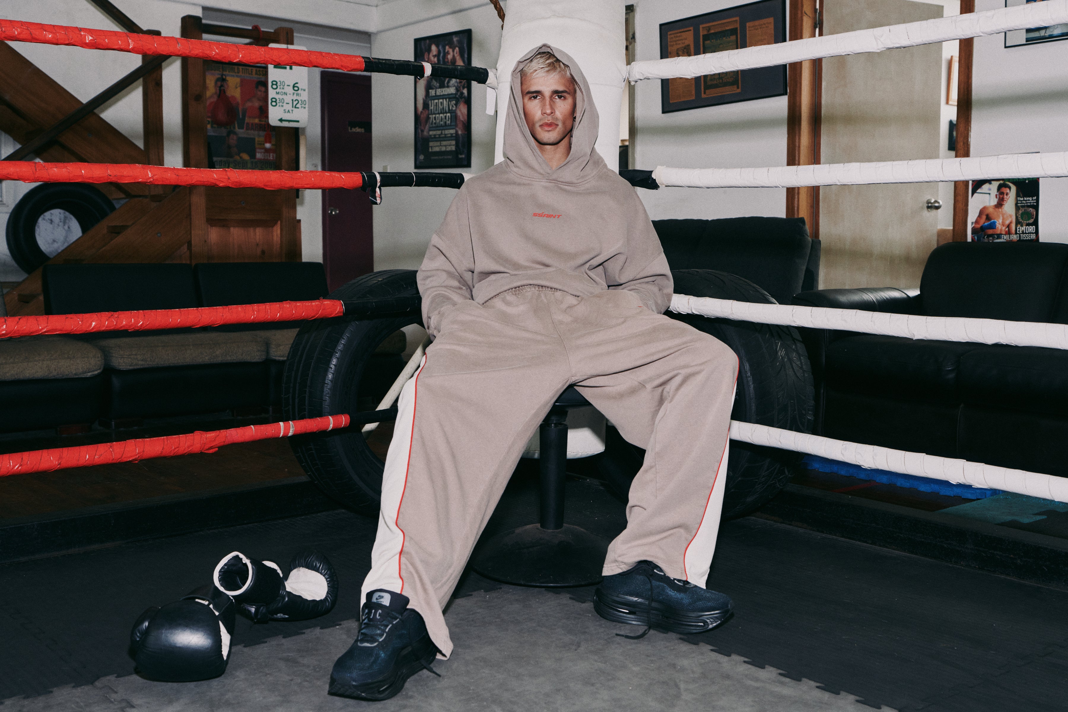 THE RIVAL HOODIE  - ACID WASH BEIGE