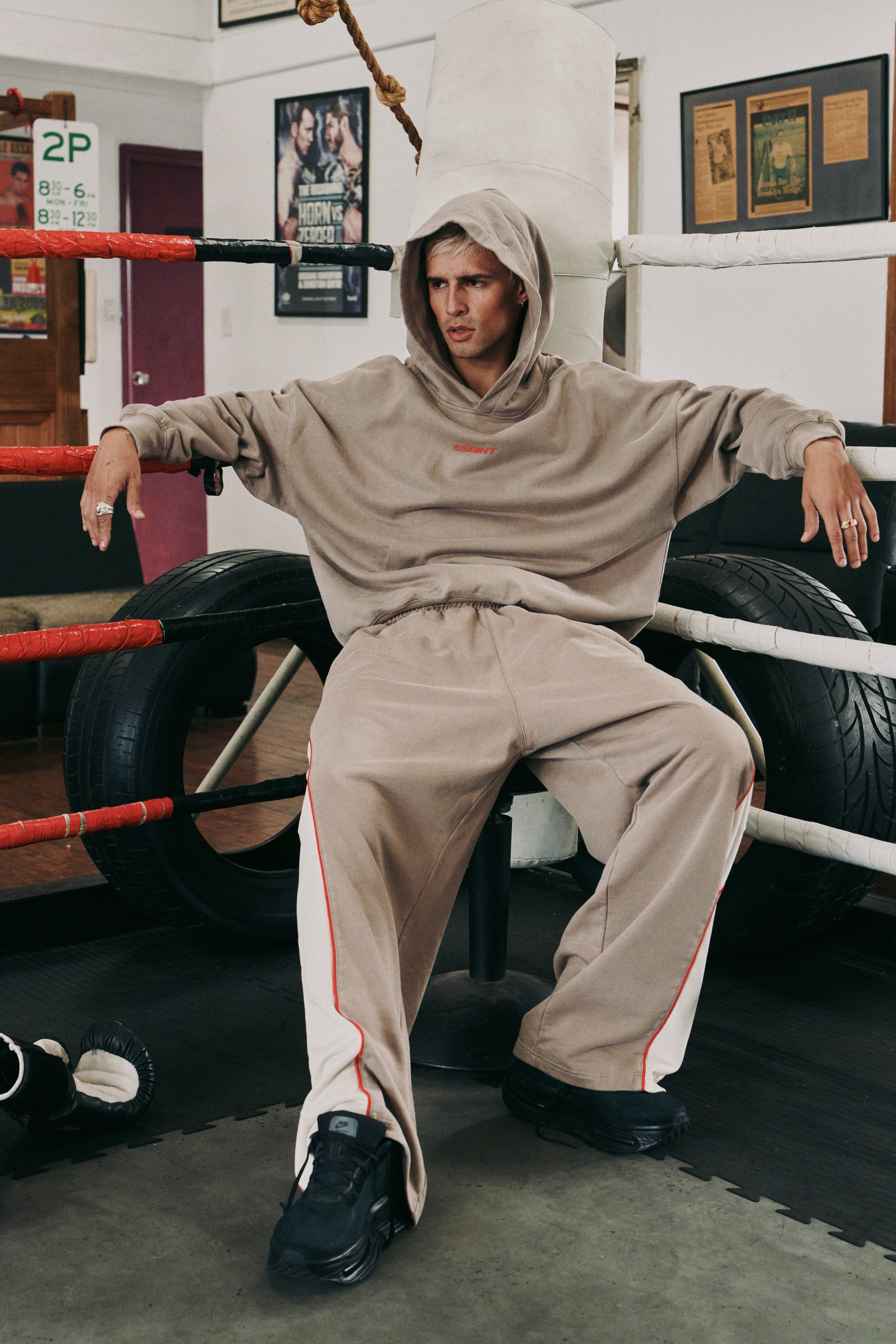 THE RIVAL TRACK PANT - ACID WASH BEIGE – SŚAINT AU