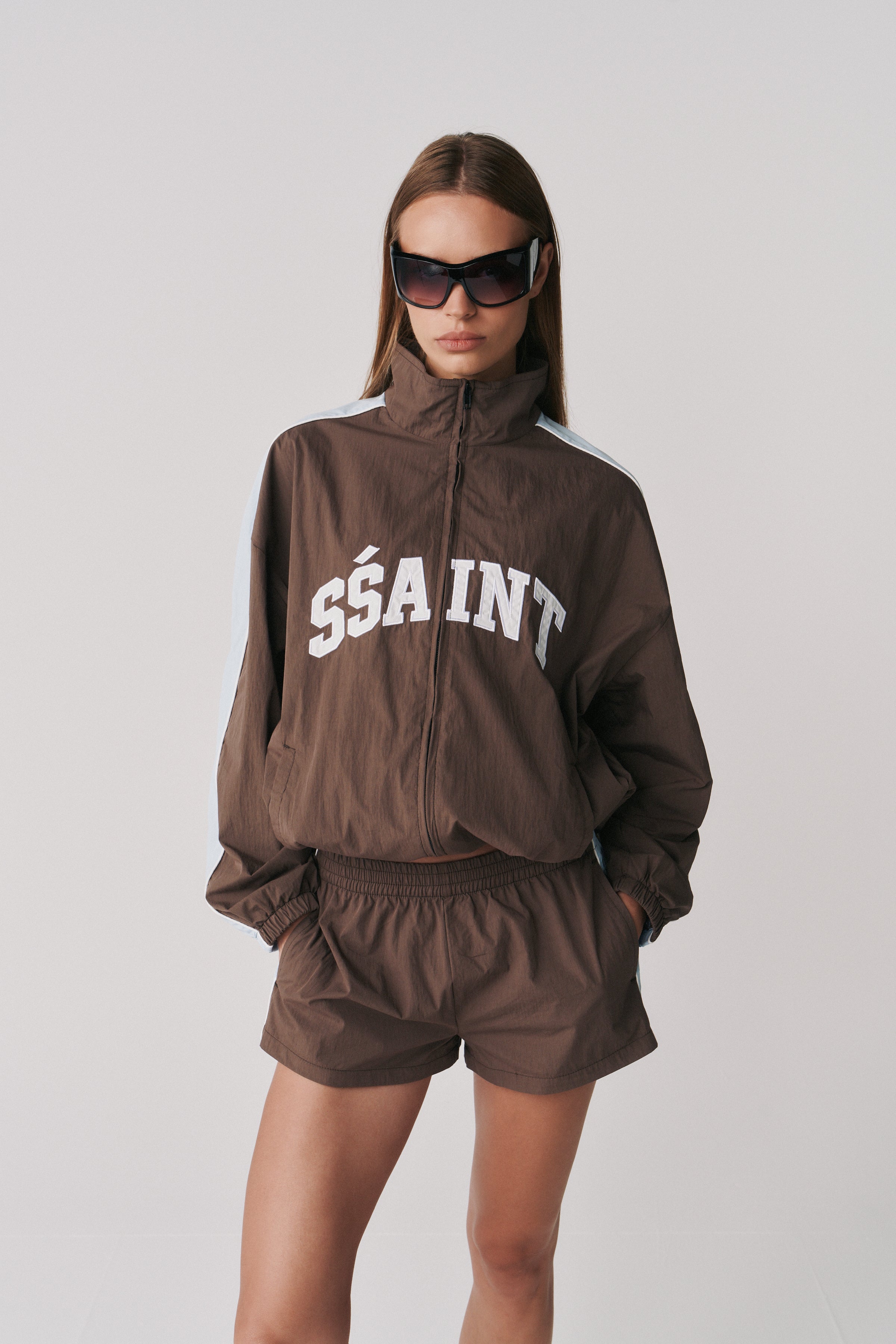 THE GROUNDS TRACK JACKET - BROWN