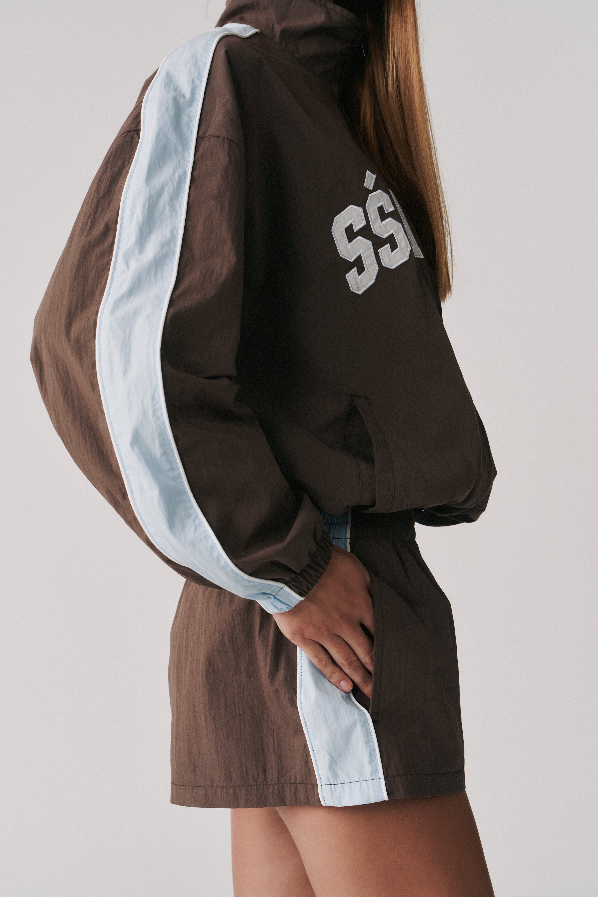 THE GROUNDS TRACK SHORT - BROWN