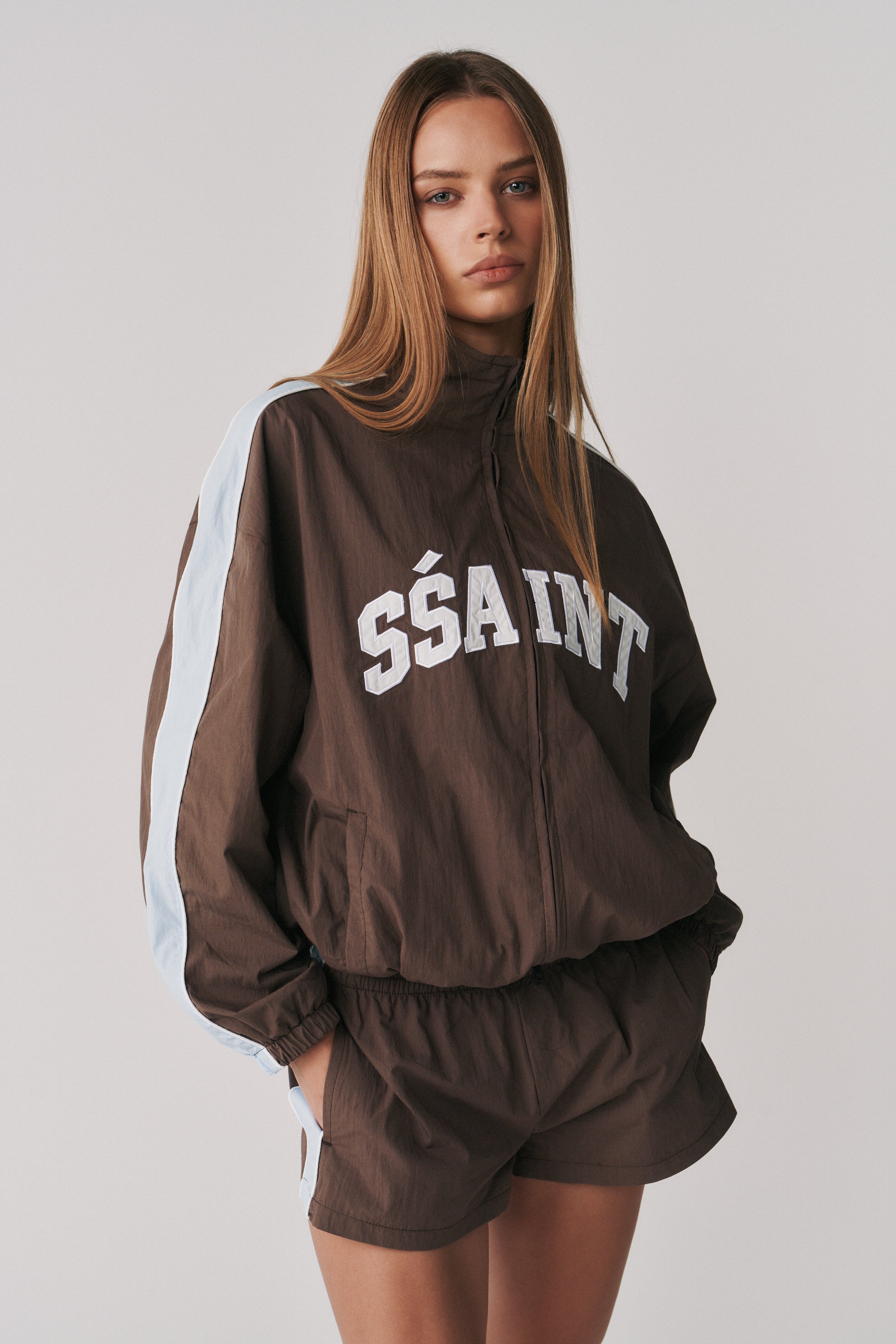 THE GROUNDS TRACK JACKET - BROWN