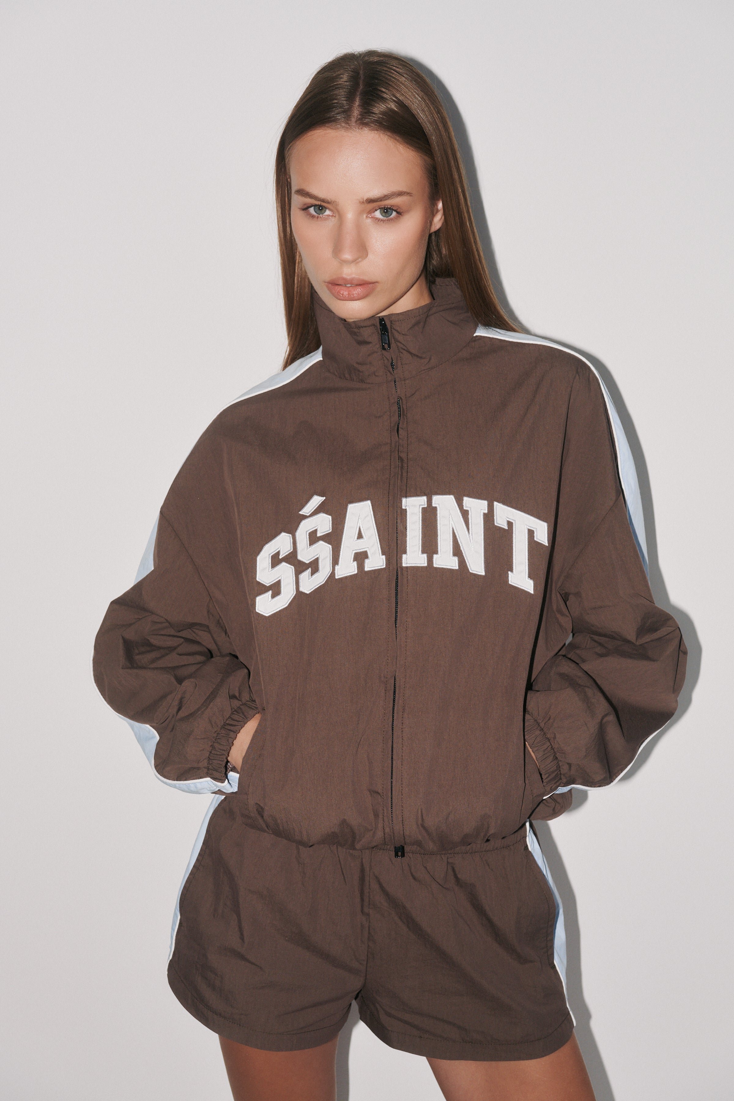 THE GROUNDS TRACK JACKET - BROWN