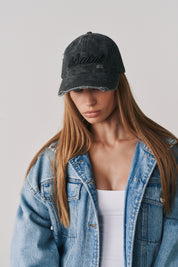 SCRIPT LOGO CAP - BLACK