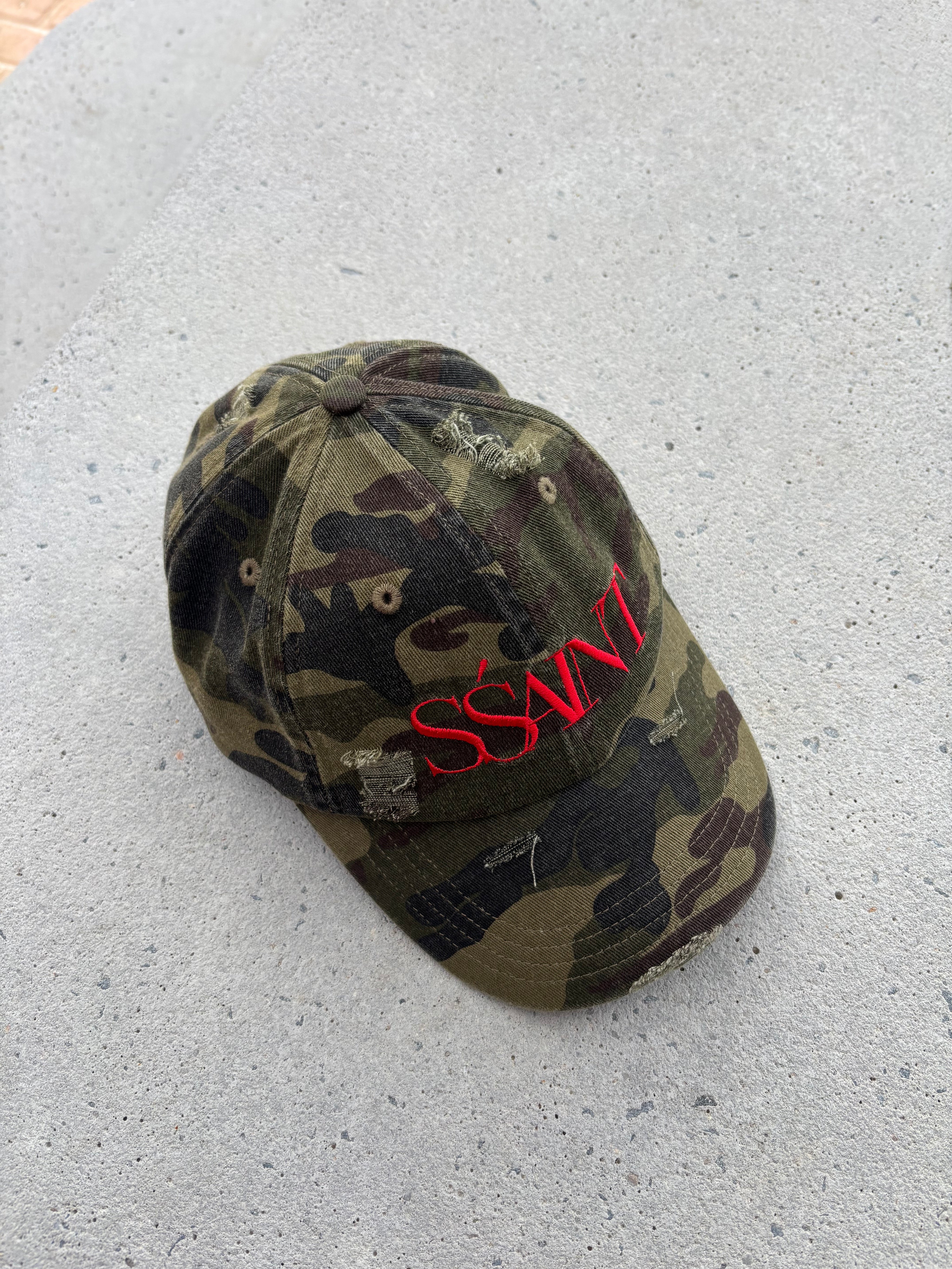 SŚAINT CAMO DAD CAP - CHERRY