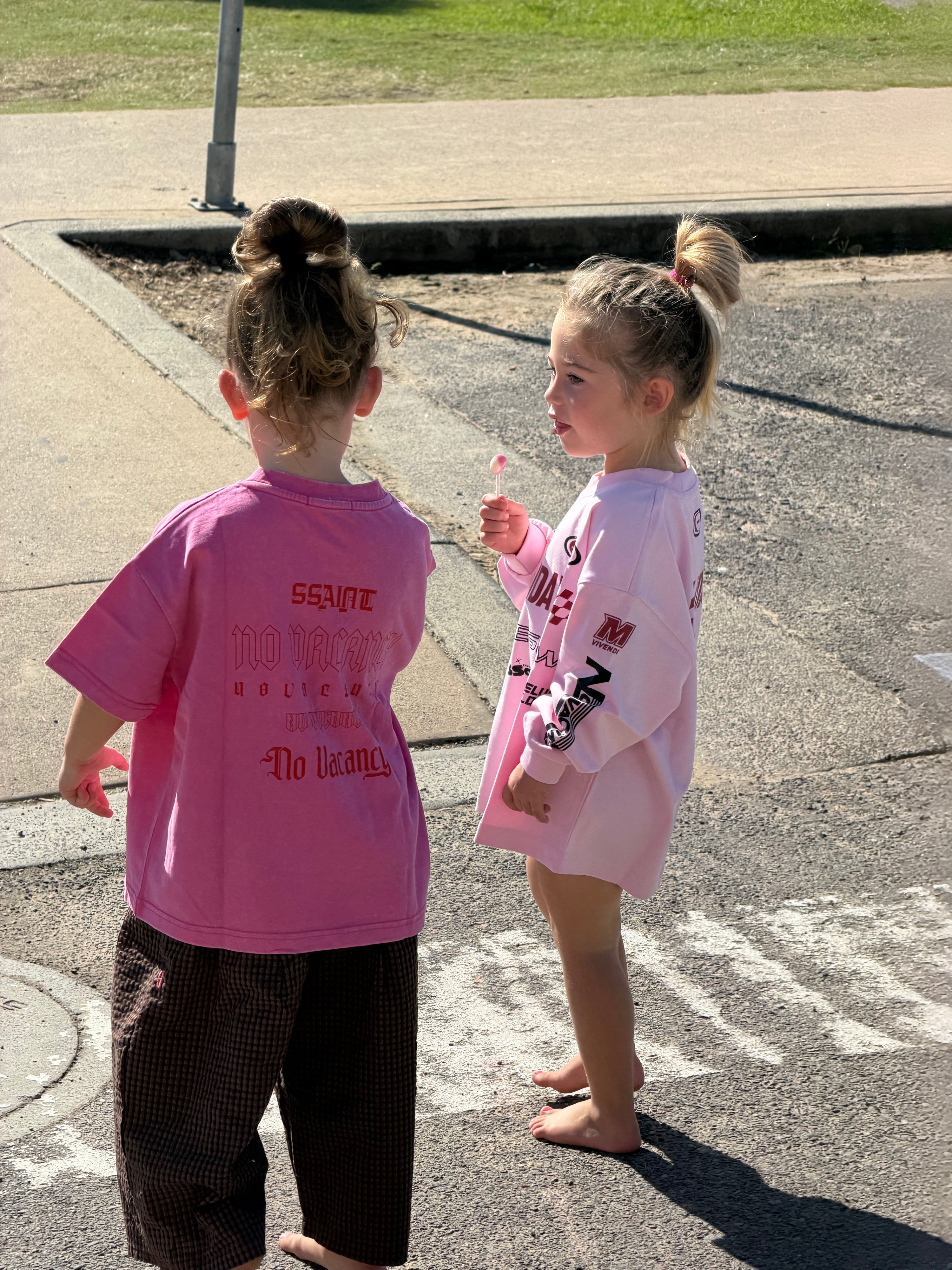 KIDS SIGNATURE MOTO TEE - PINK