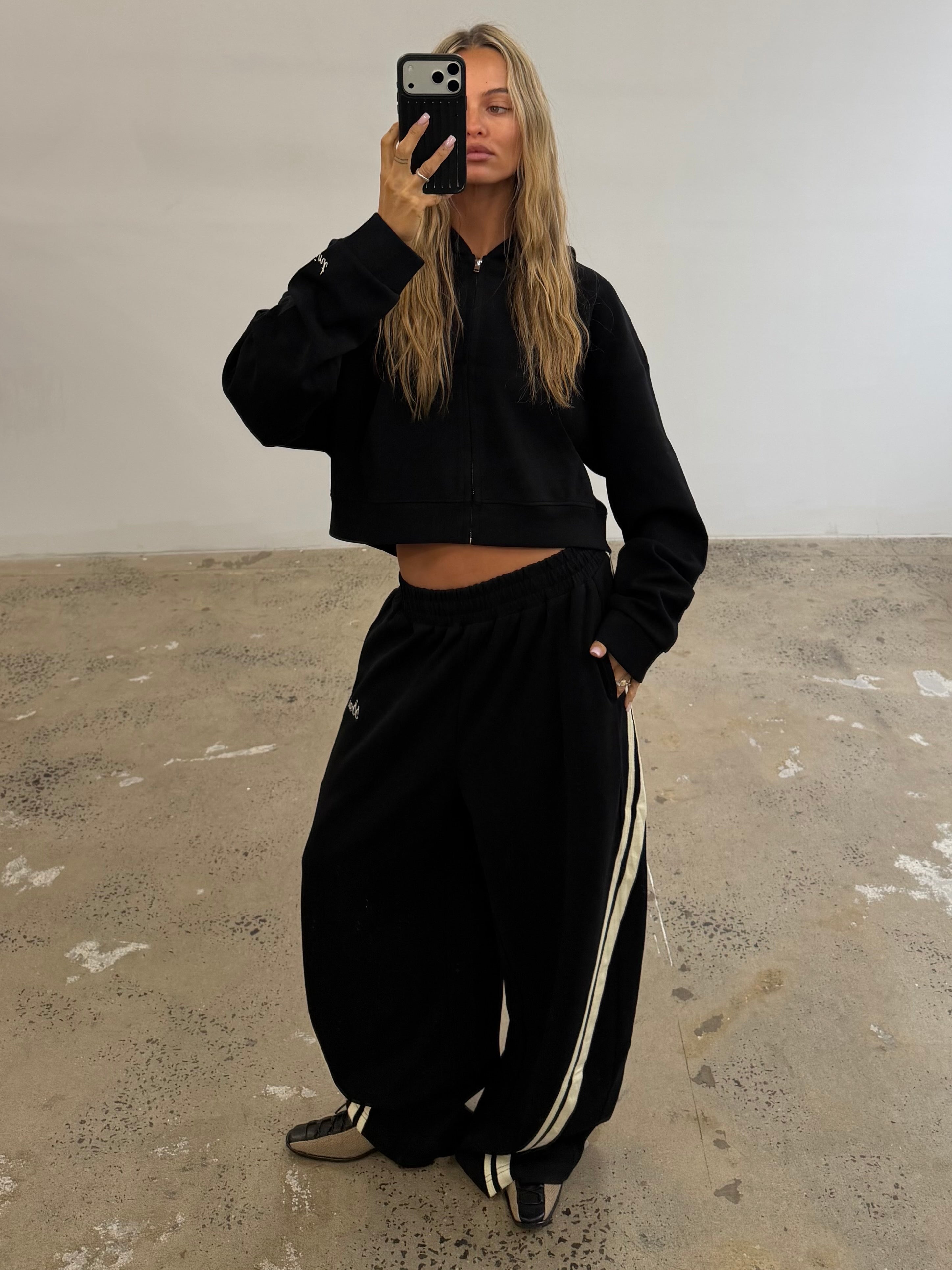 SŚAINT BARREL PANT - BLACK & BUTTER