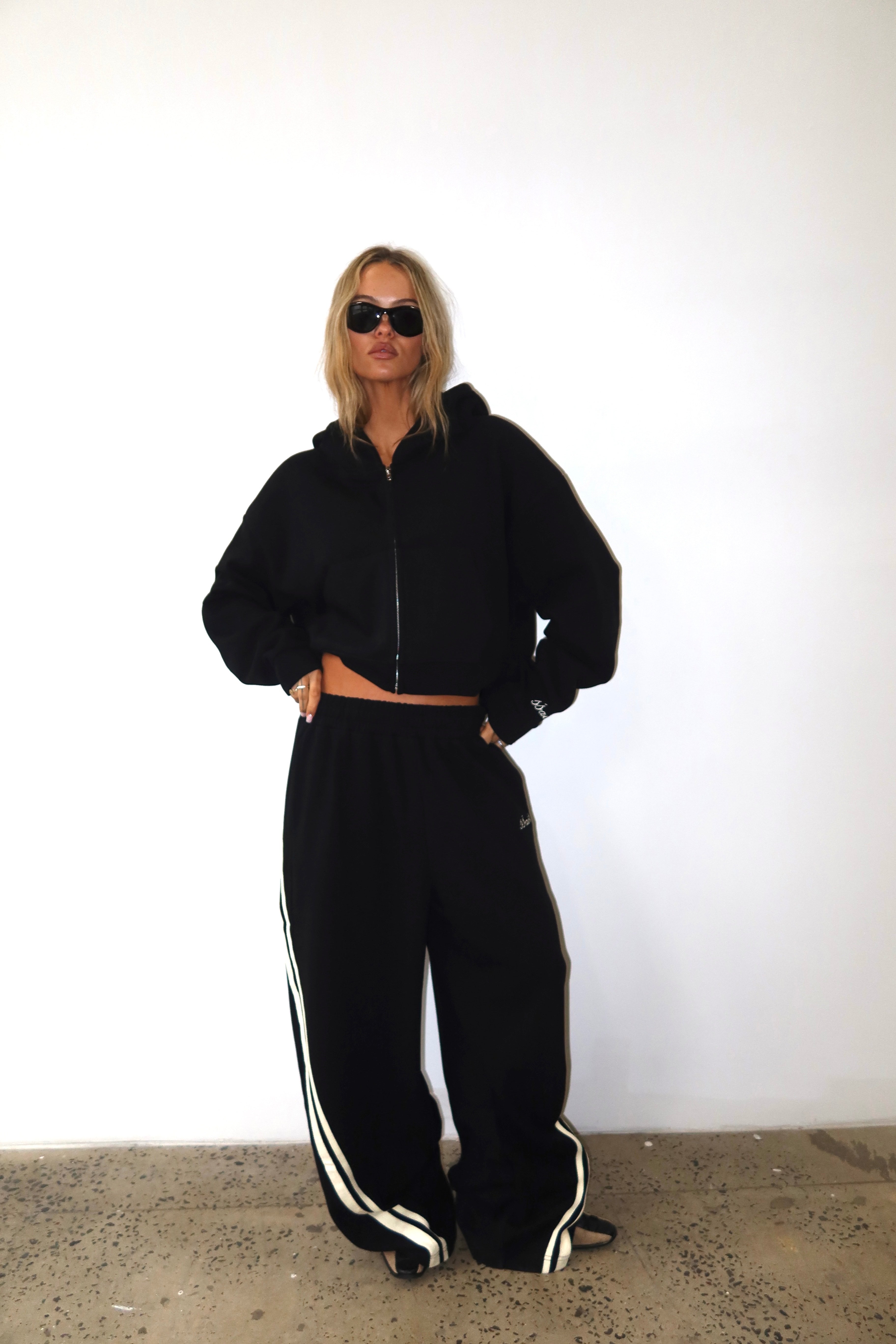 SŚAINT BARREL PANT - BLACK & BUTTER