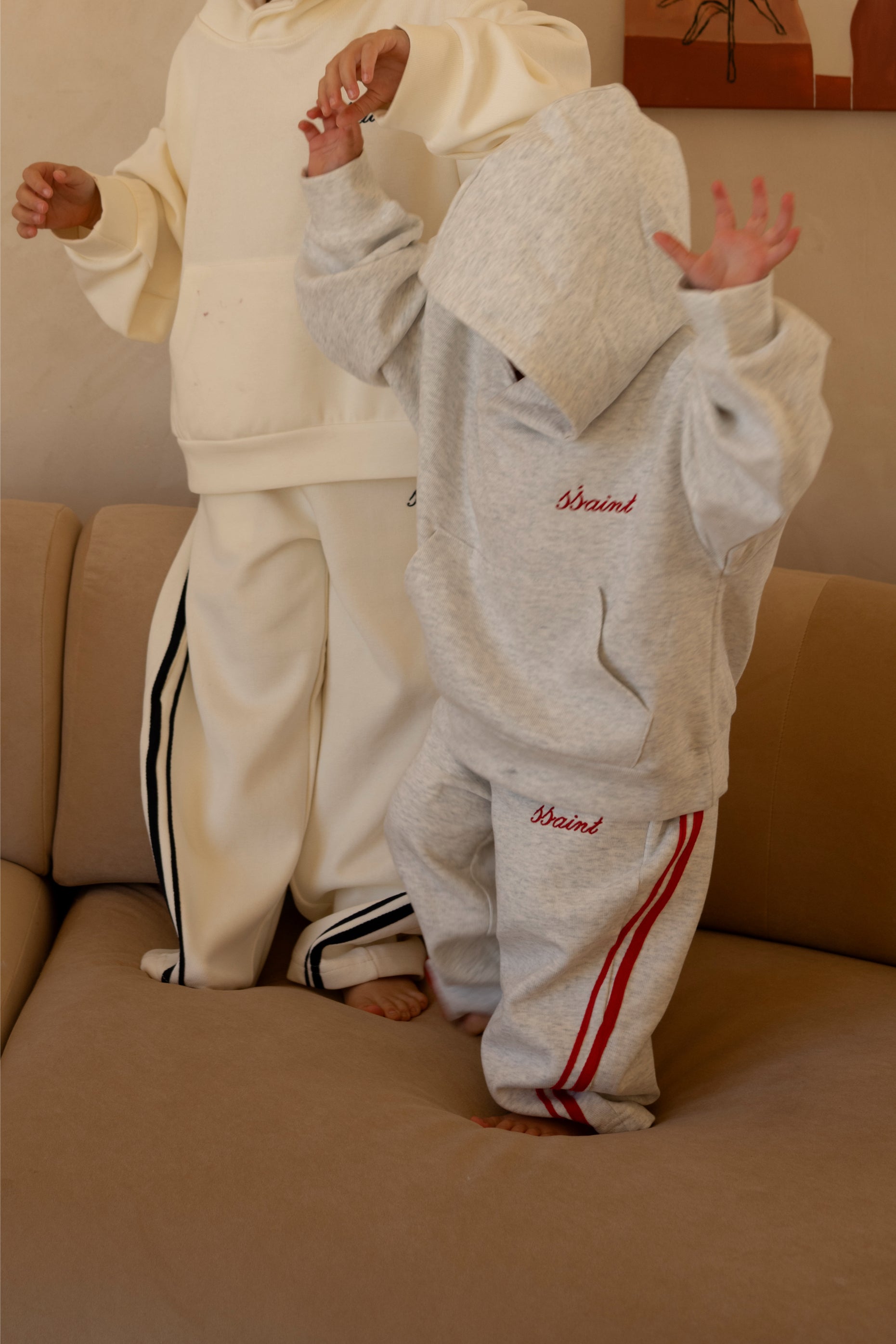KIDS LOGO HOODIE - GREY & RED