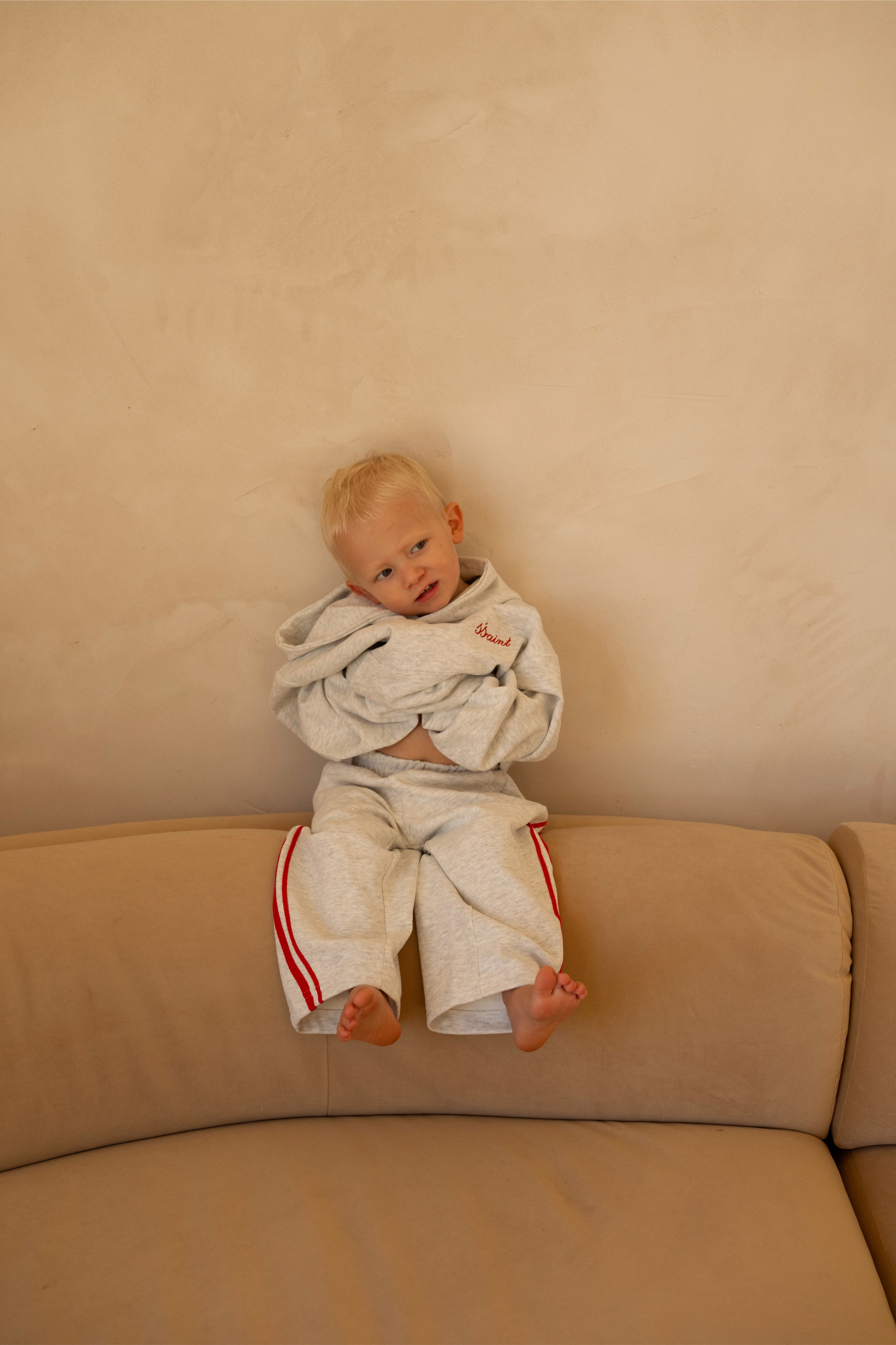KIDS LOGO HOODIE - GREY & RED