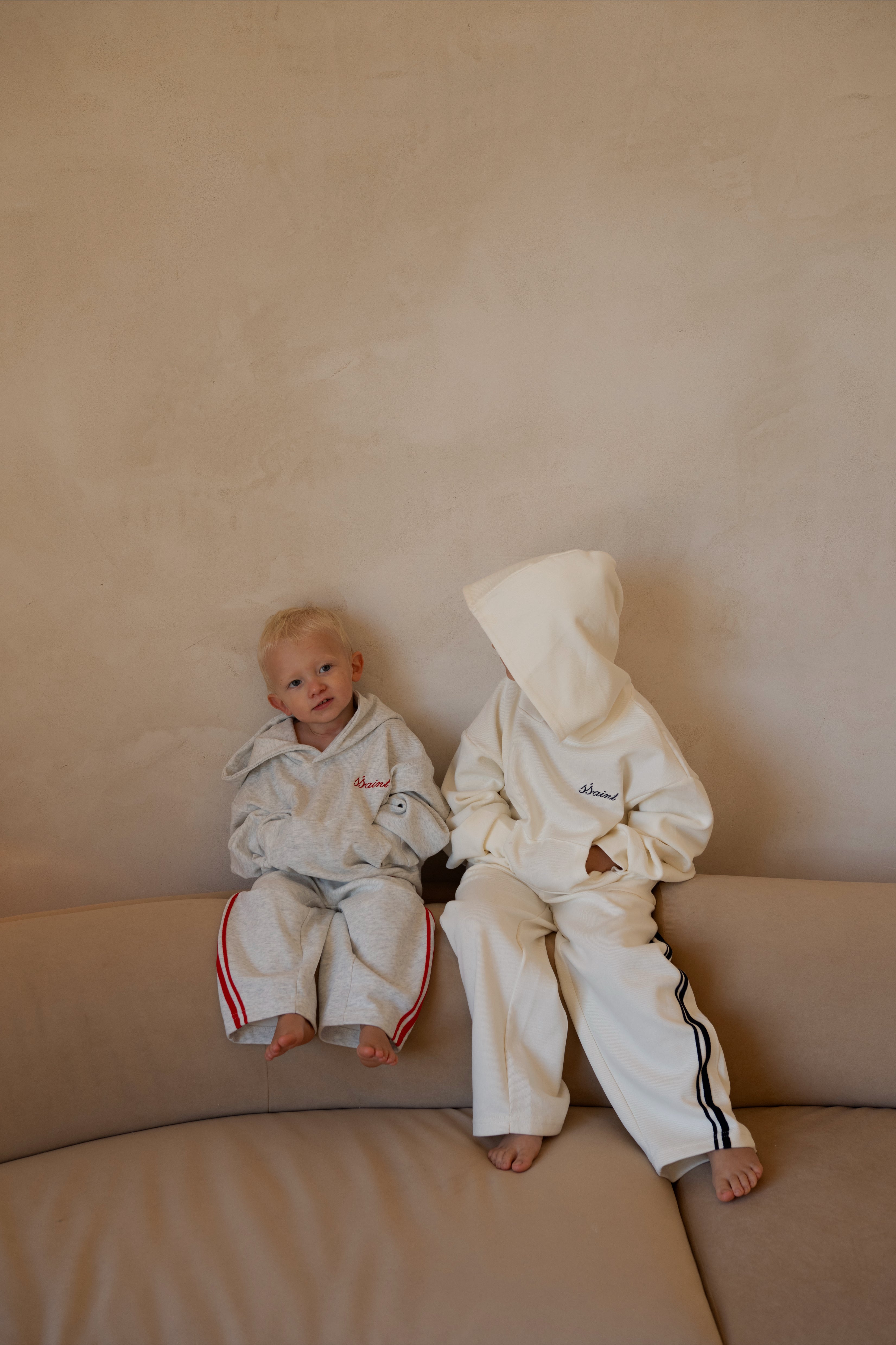 KIDS LOGO HOODIE - BUTTER & NAVY
