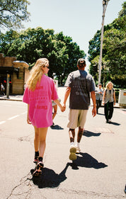 NO VACANCY TEE - DARK PINK ACID WASH