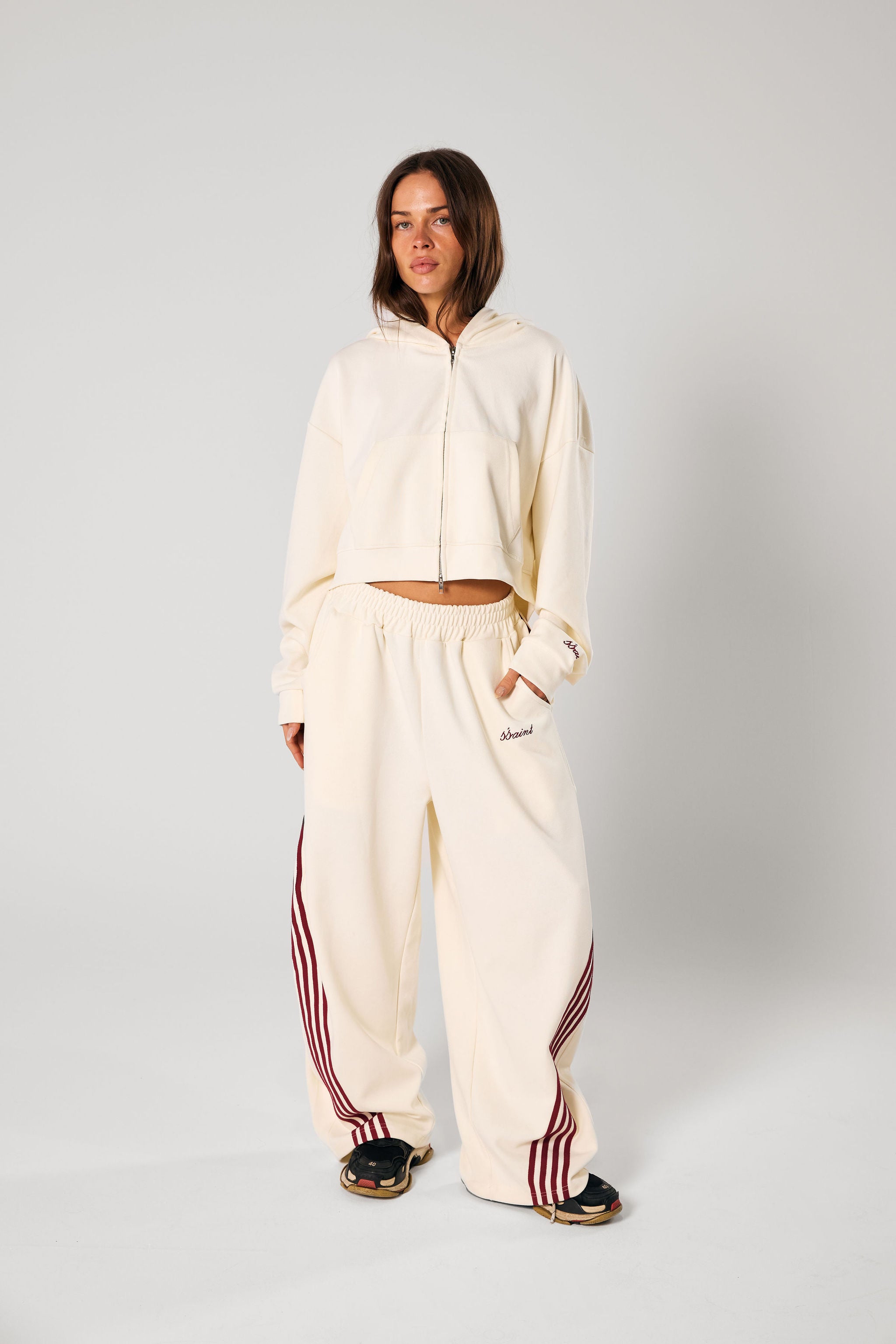SŚAINT CROPPED HOODIE BUTTER