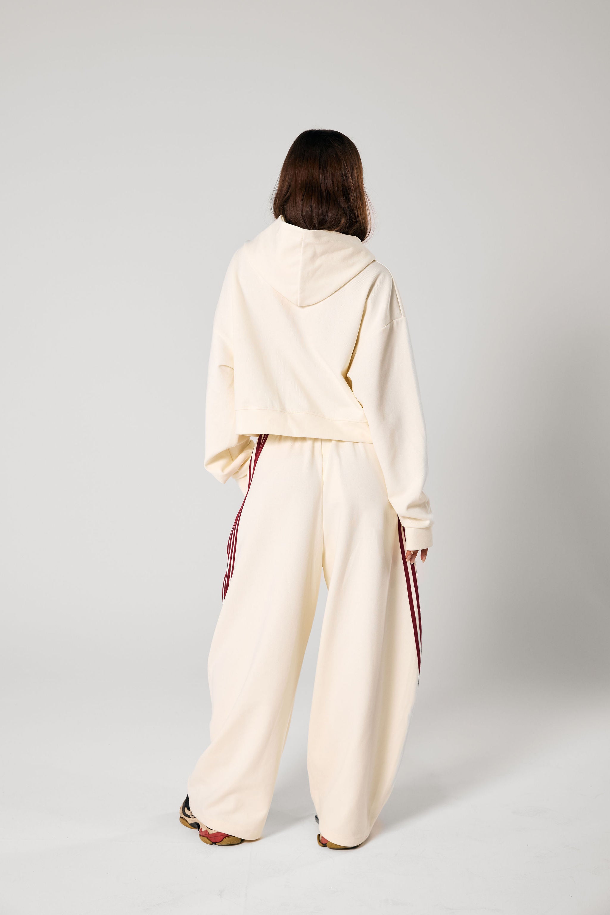 SŚAINT CROPPED HOODIE BUTTER