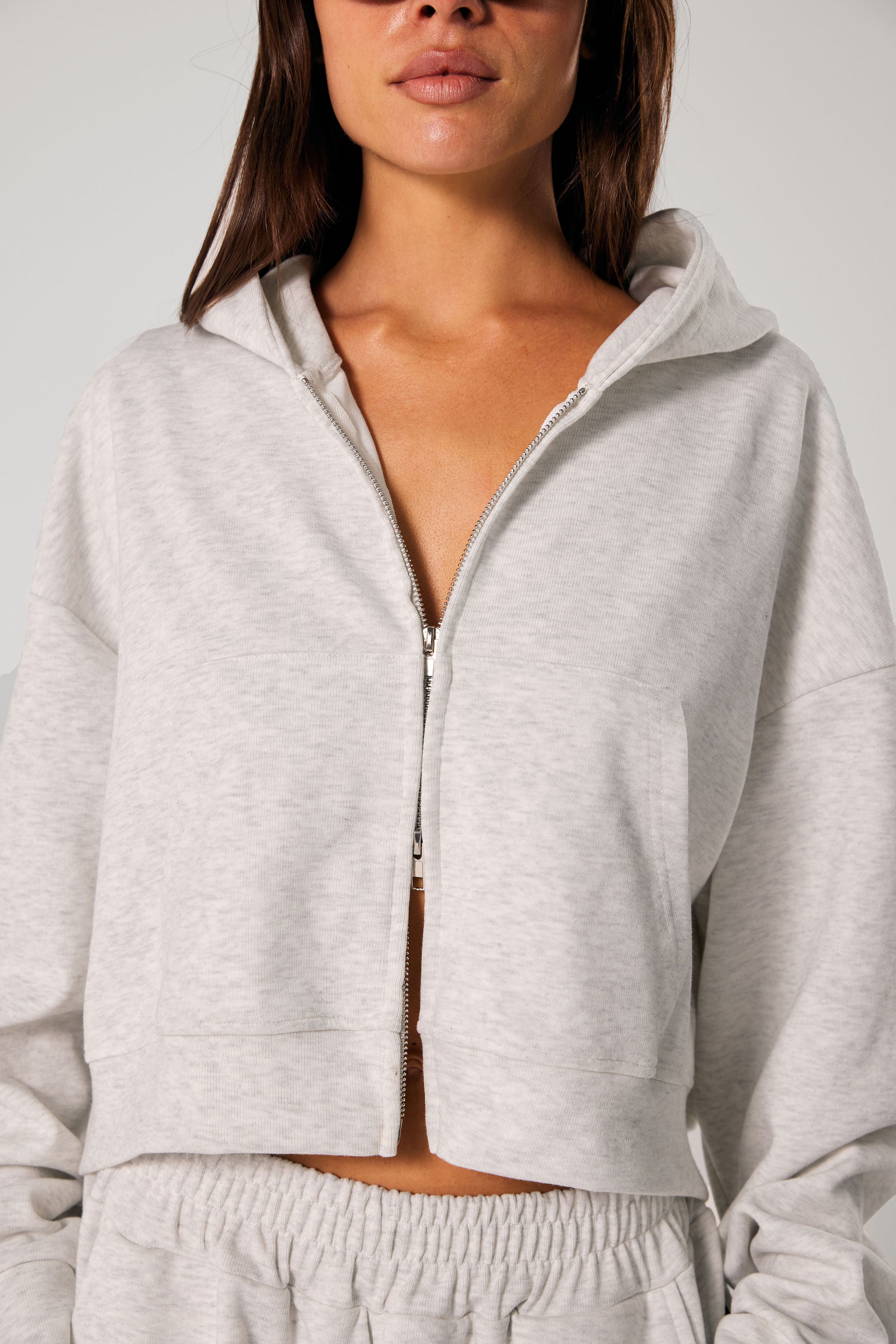SŚAINT CROPPED HOODIE GREY