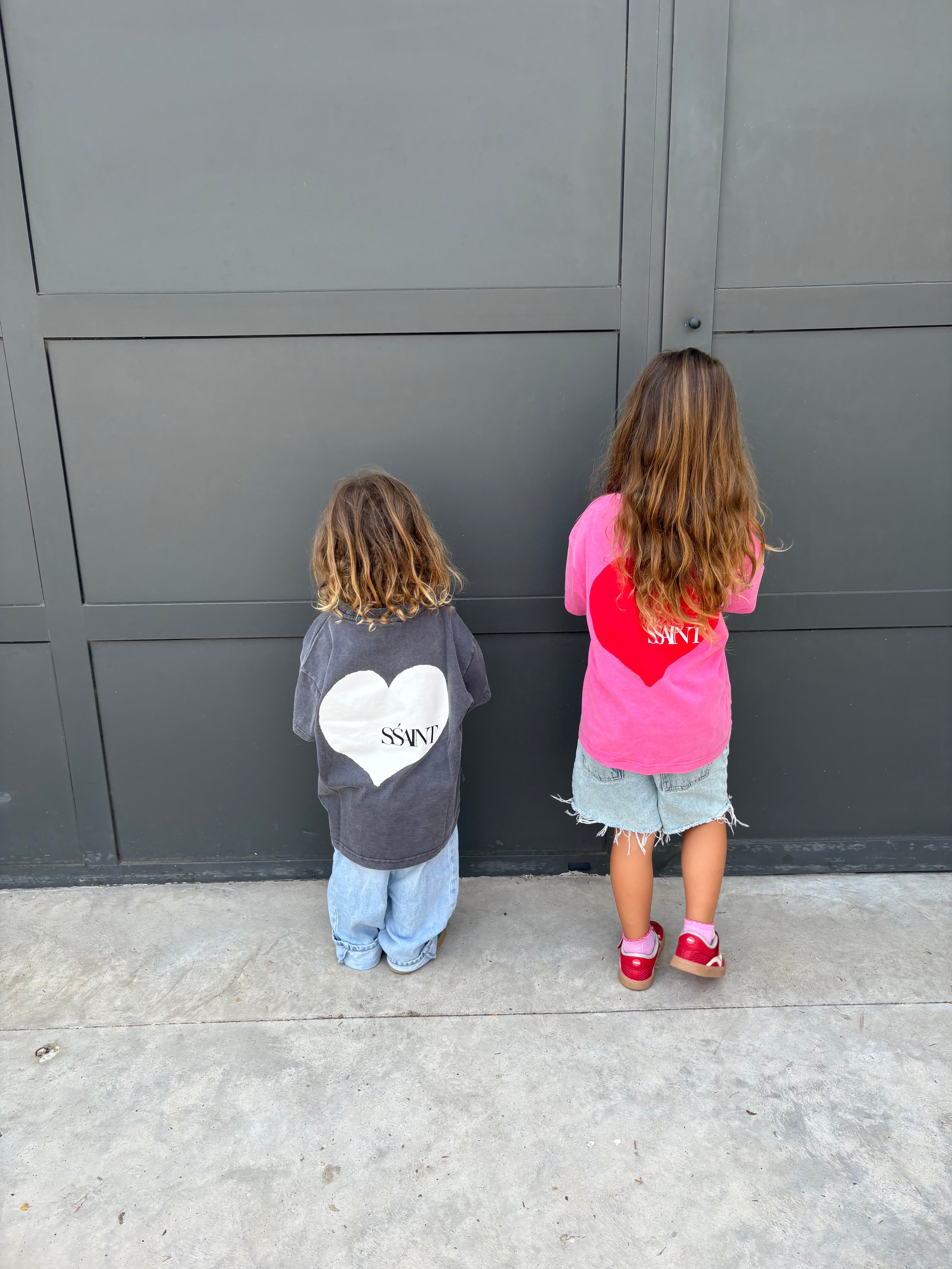 KIDS HEART TEE - ACID WASH CHARCOAL